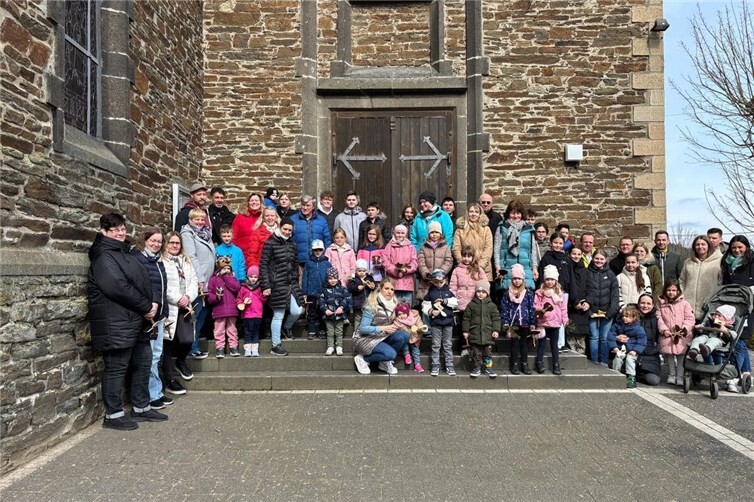 Groß und Klein bereit zum Kläppern