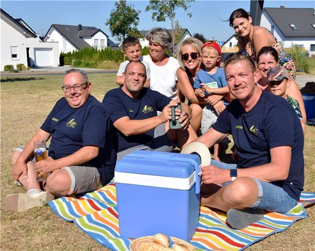 Groß und Klein folgten der Einladung zum Picknick.  Foto: Peter Adolfs