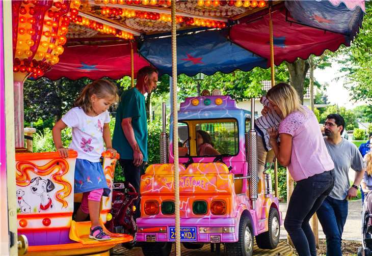 Groß und Klein hattenSpaß beim bunten Kirmestreiben.