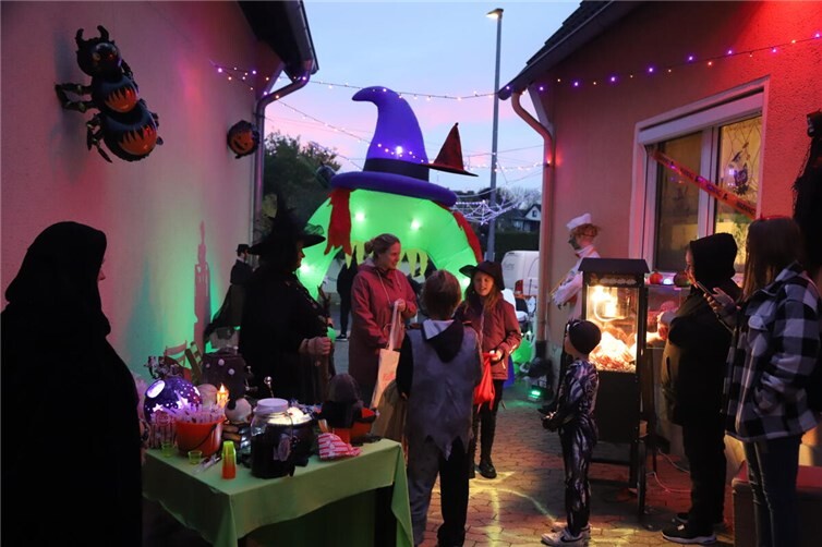 Groß und Klein kamen im vierten Jahr in die Wassergall. Fotos: WAMFO.DE