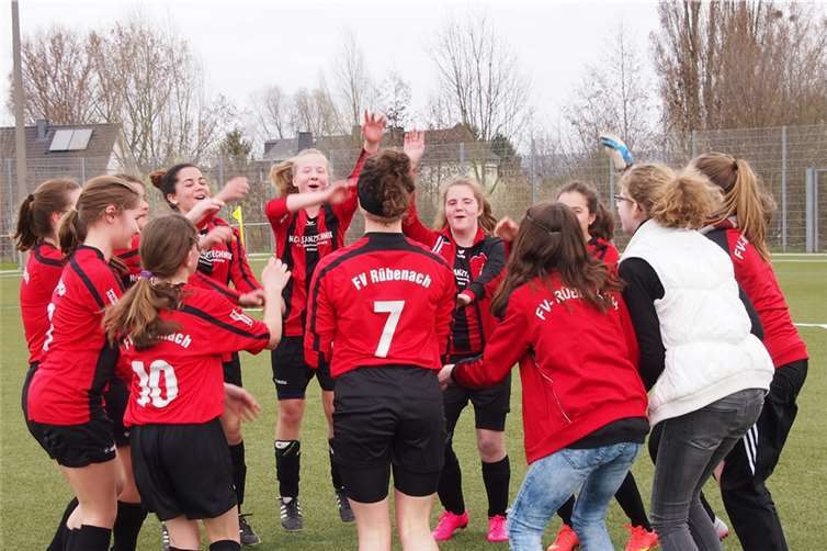 Groß war der Jubel bei den C-Juniorinnen des FV Rübenach.privat