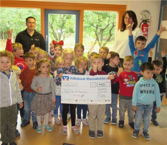 Groß war die Freude bei den Kleinen, als Florian Welter ihnen den Spendenscheck überbrachte. Foto: privat