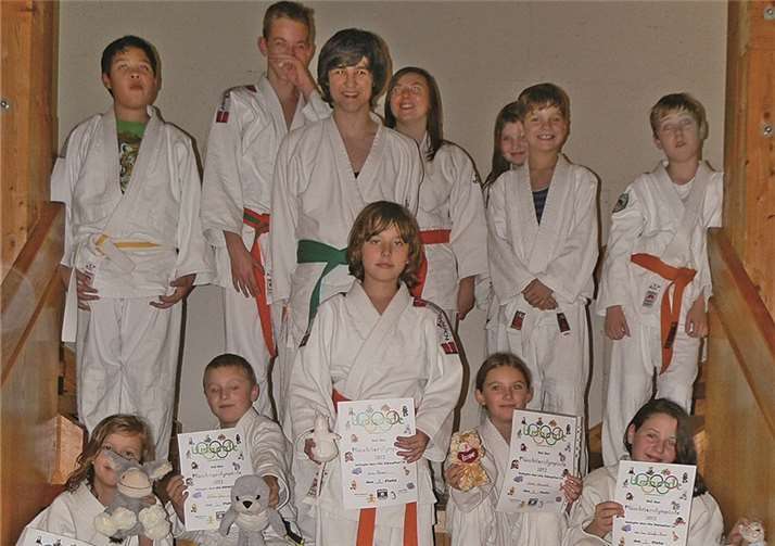 Groß war die Freude bei den erfolgreichen Nachwuchssportlern. privat