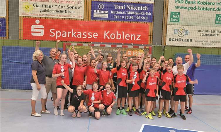 Groß war die Freude bei den erfolgreichen Mannschaften. evm