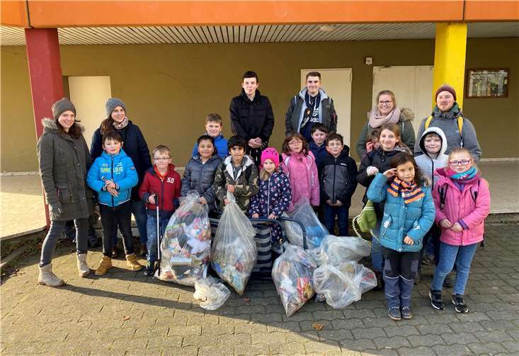 Groß was die „Ausbeute“ am Dreck-Weg-Tag - und die Empörung angesichts einiger Funde. Foto: privat