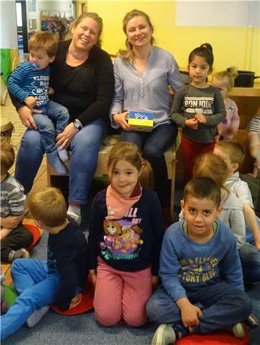 Große Freude bei allen Beteiligten bei der Spendenübergabe.  Foto: privat