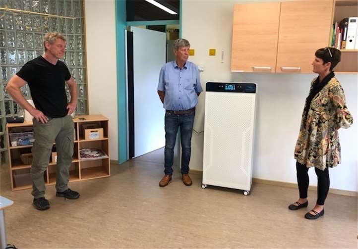 Große Freude bei allen Beteiligten über die neuen Lüfter. Foto: privat