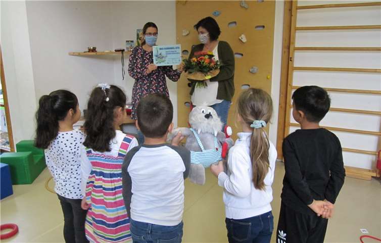 Große Freude bei den Kleinen bei der Auszeichnung zur Max-Schrubbel-Kita. Foto: privat
