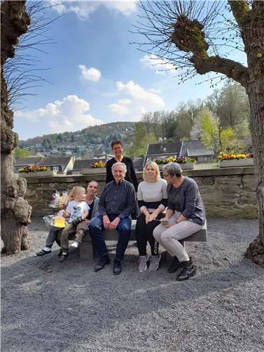 Große Freude bei der Übergabe der Geschenke.  Foto: privat