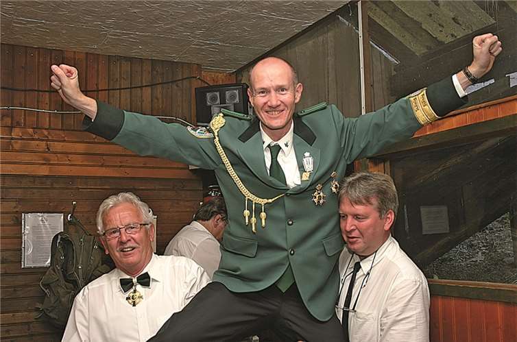 Große Freude beim neuen Schützenkönig Robert Lathe.
