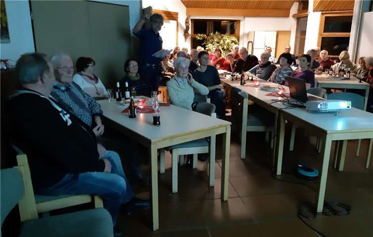 Große Freude bereitete die Rückschau auf das Kripper Ortsleben vergangener Zeiten. Foto: privat