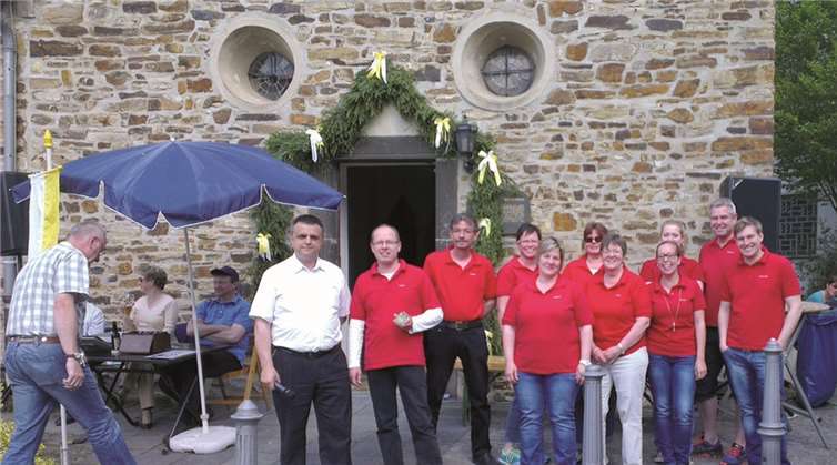 Große Freude herrschte am Kapellenfest bei der Spendenübergabe. privat