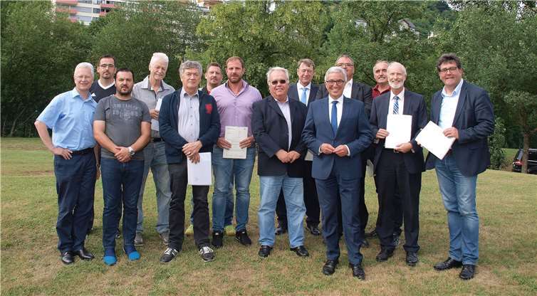 Große Freude herrschte bei allen Beteiligten über die Übergabe des Förderbescheides vom Sportminister des Landes Rheinland-Pfalz, Roger Lewentz. US