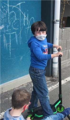 Große Freude herrschte bei den Kindern über die neuen Rädchen. Fotos: privat