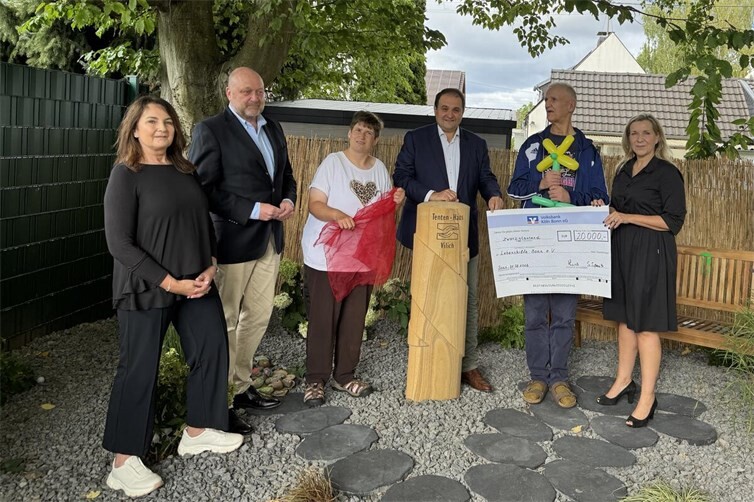 Große Freude herrschte bei der Spendenübergabe