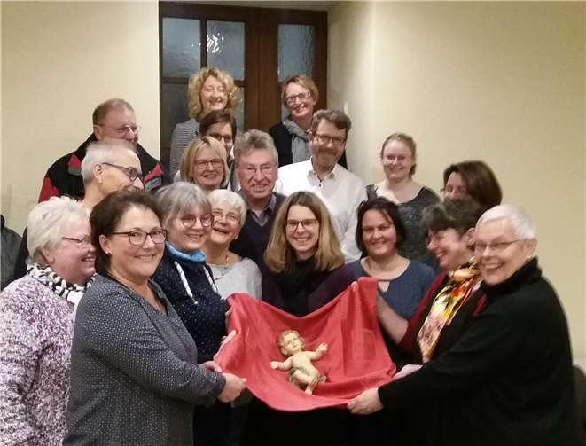 Große Freude über das gelungene Projekt bei Mitwirkenden und Helfern.  Privat