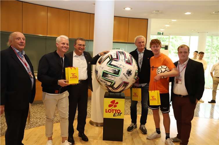 Große Vorfreude: Am 16. Juni trifft die Lotto-Elf von Lotto Rheinland-Pfalz um 18.30 Uhr im Stadion Oberwerth auf eine Prominentenmannschaft um die ehemaligen Bremer Bundesligastars Nelson Valdez und Ailton. Fotos: WAMFO.DE