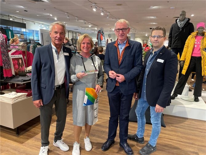 Große Wiedereröffnung: Im Oktober 2022 öffnete mit dem Kaufhaus Moses eines der ersten Geschäfte nach der Flut.  Foto: ROB