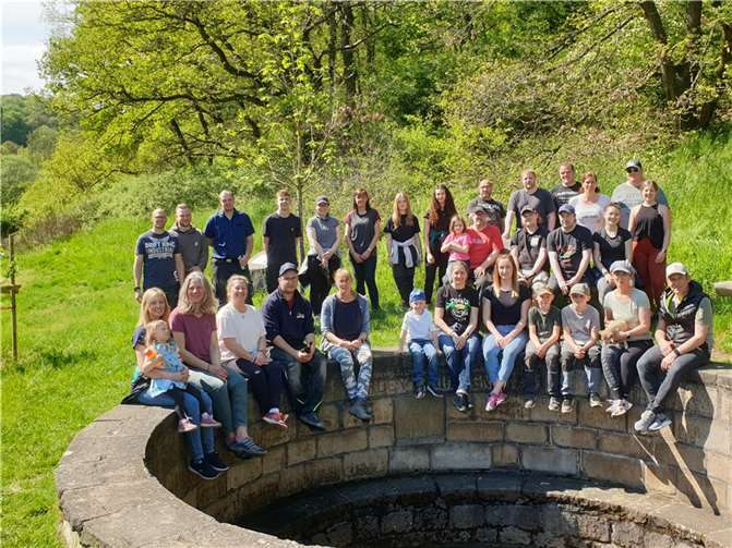 Große und kleine Husarinnen und Husaren waren am Erlenbrunnen aktiv.  Foto: privat