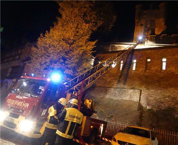 Großeinsatz auf der Burg.