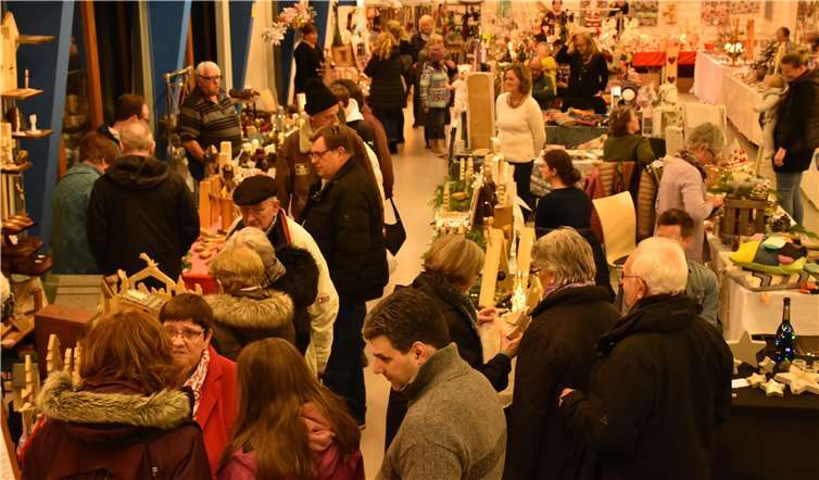Großen Andrang gab es auchauf dem Selbermachermarkt im Kolpinghaus.
