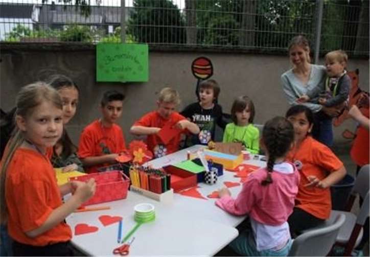 Großen Anklang fand die Mal- und Bastelstation. Fotos: privat