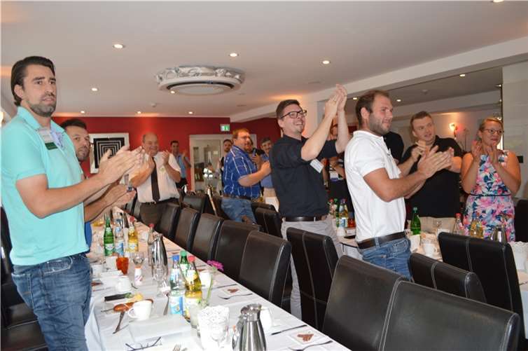 Großen Applaus gab es von allen für das gemeinsame Erreichte. Fotos: AB