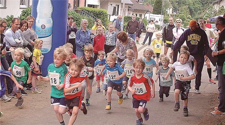 Großen Ehrgeiz legten alle Läufer beim Rheinecker Pfingstlauf an den Tag.