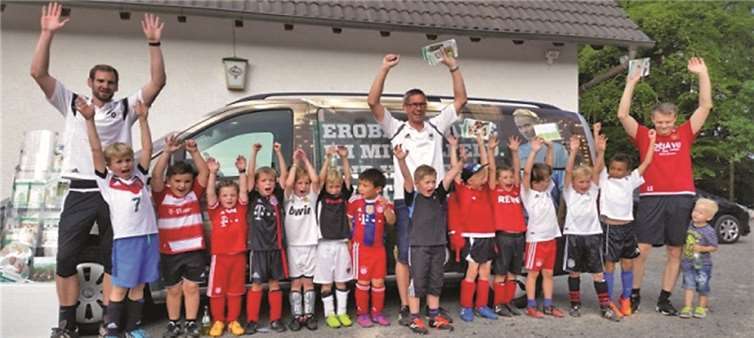 Großen Spaß hatten die Bambini der JSG Lautzert/Oberdreis-B/W mit den Trainern des DFB. privat