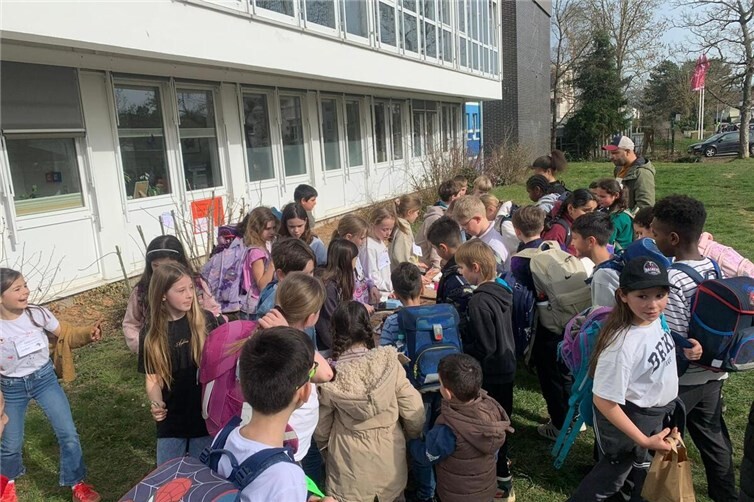 Großer Andrang beim Verkauf des Bananenbrotes
