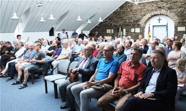 Großer Andrang herrschte bei der Innenstadtkonferenz im Sinziger Rathaus. BL