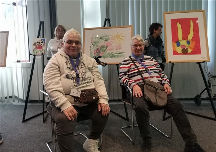 Großer Bahnhof fürdie Künstler/innen im Sozialministerium Mainz.
