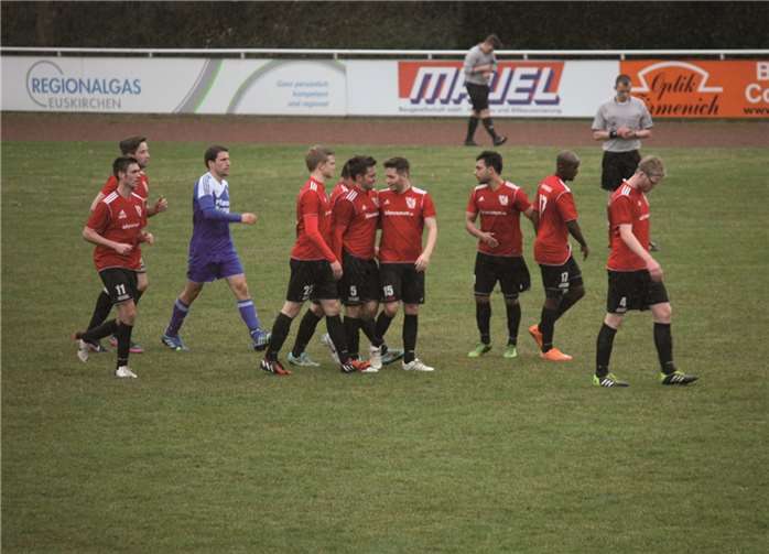 Großer Jubel nach dem 3:0 für Rheinbach. privat