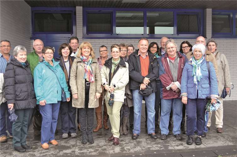 Großes Hallo gab es am Samstag, als die ehemaligen Schülerinnen und Schüler der Realschule Remagen mit einem Klassentreffen ein Wiedersehen feierten.AB
