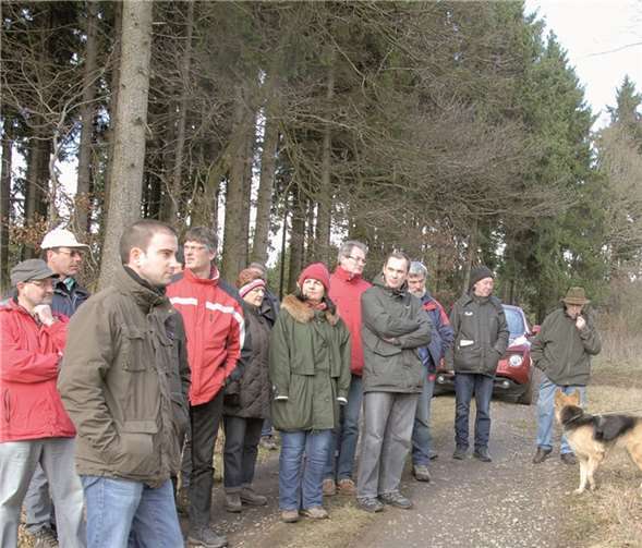 Großes Interesse fand die Begehung der „Langen Linie“ in der Gemarkung Weibern.Weibern