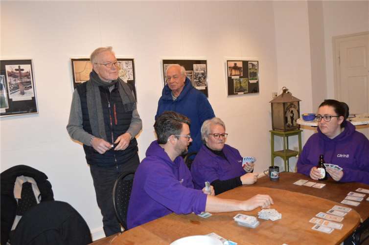 Großes Interesse fanden beim Rathausverein die Spiele sowie die Ausstellung der alten Friedhöfe von Oberwinter.