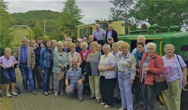 Großes Vergnügen bereitete den Unkelbachern die Fahrt mit dem historischen Vulkan-Expreß.  Privat