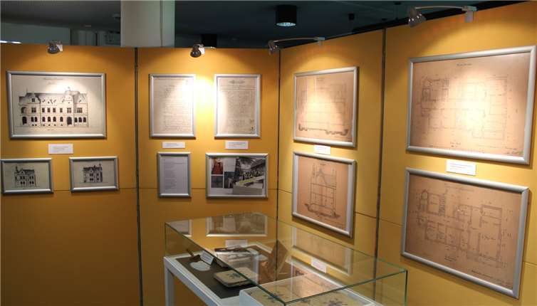 Als das Kreishaus noch ein Kutscher-Zimmer hatte... Großformatige Bilder und informative Texte lassen den Besucher in die Historie eintauchen.