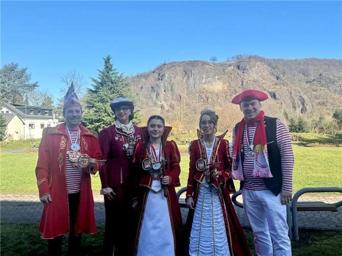 Großzügige Spende für den Remagener Karneval.  Foto: Lisa Althoff