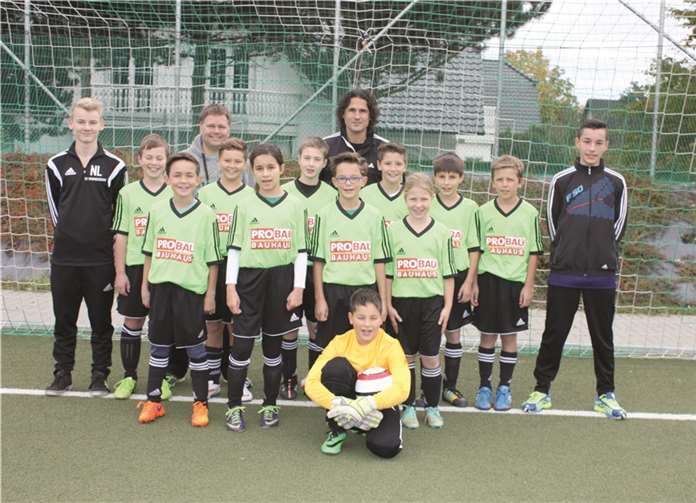 Grün ist die Hoffnung: In neuen Trikots kämpfte die Mannschaft bis zum Schluss. privat