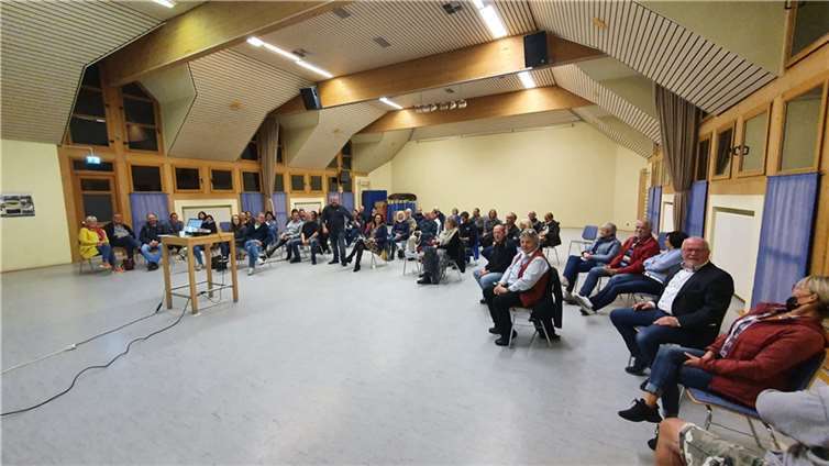 Gründungsversammlung in der Keberbachhalle.Fotos: privat