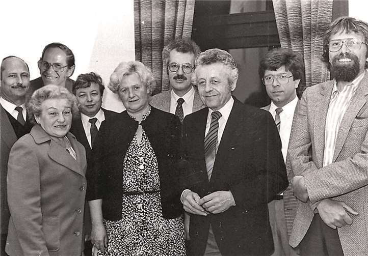 Gründungsvorstand des HVV (v.l.): Franz Dolff, Hans Zeit, Inge Volkmer, Dr. Jürgen Danne, Marianne van de Sandt, Heinz-Dieter Jüsgen, Tonis Steinwartz, Bernhard Krämer und Karl-Heinz Rüther.Repro HVV)