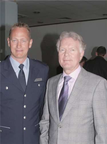 Grund zu feiern hatten Polizeioberrat Manuel Wehrmann, der neue Leiter der Polizeiinspektion Koblenz 1, Polizeipräsident Wolfgang Fromm und zahlreiche Gäste im Polizeipräsidium Koblenz. US