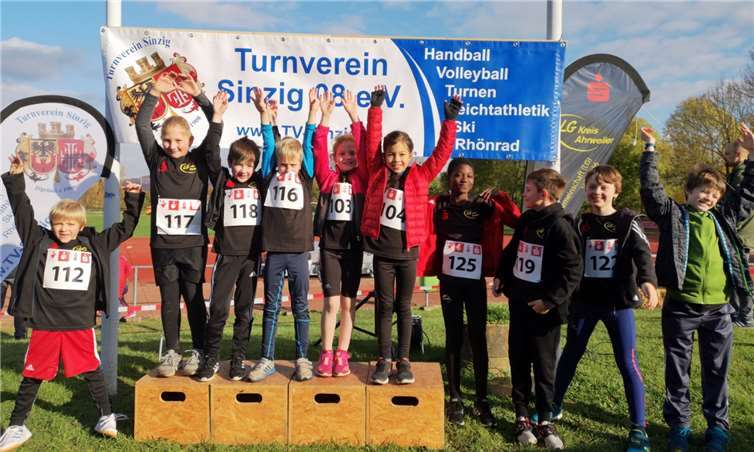 Grund zum Jubeln hatten die jungen Athleten vom TuS Ahrweiler, denn sie errangen in Sinzig zahlreiche Siege und weitere Podestplätze. Foto: privat