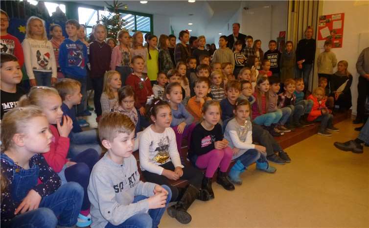 Grundschüler aller Klassen der Grundschule Sankt Georg.privat