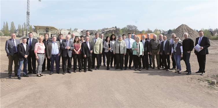 Grundstück für Neubau in Plaidt: Besichtigung des neuen Standortes der künftigen Verbandsgemeindeverwaltung durch die Kandidatinnen und Kandidaten der CDU Pellenz und aus den Ortsverbänden. privat