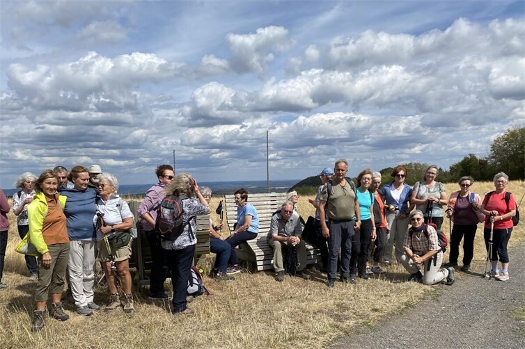 Gruppe am Aussichtspunkt Olbrück