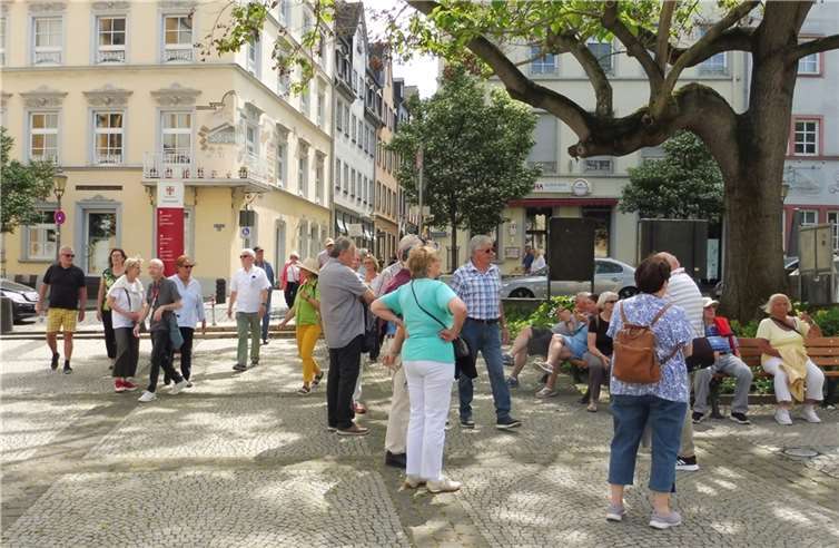Gruppe des Plaidter Geschichtsvereins bei der Exkursion nach Koblenz auf dem Florinsmarkt. Foto: privat