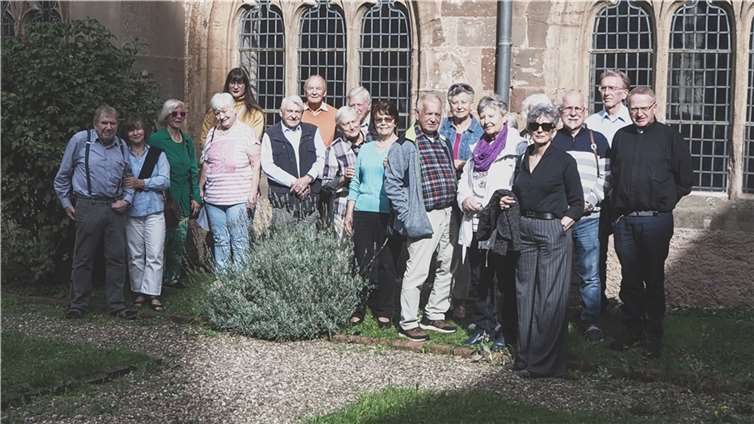 Gruppe mit Pater Lambertus (rechts). Foto: privat