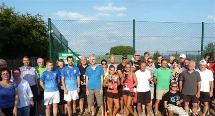 Gruppenaufnahme der Teilnehmer.